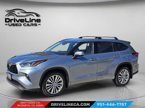 Used 2023 Toyota Highlander Platinum image 12