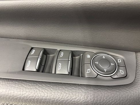 Used 2025 GMC Yukon XL Denali image 30