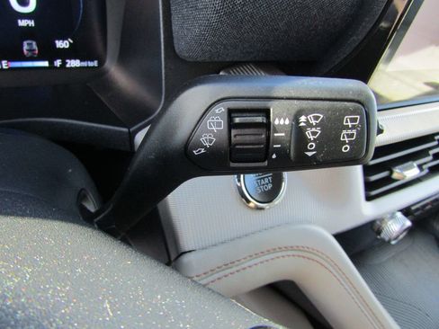 Used 2025 Ford Explorer Active w/ Active Comfort Package image 21