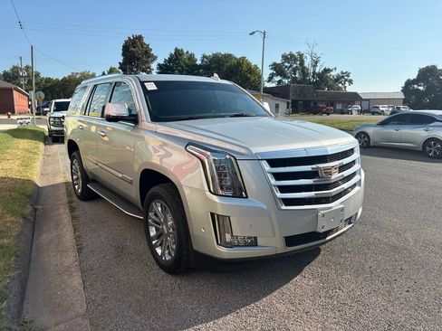 Used 2020 Cadillac Escalade 2WD image 8