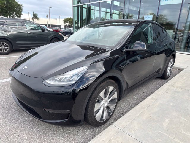 Used 2022 Tesla Model Y Long Range AWD/4WD image 1
