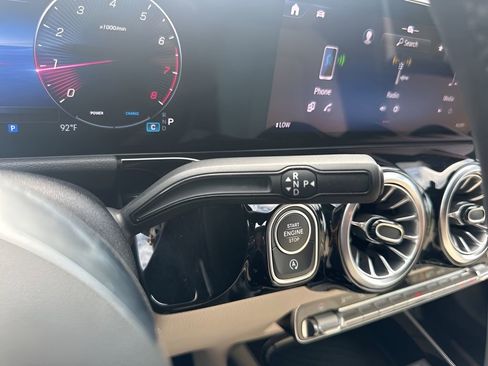 Used 2025 Mercedes-Benz GLA 250 image 16