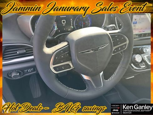 New 2026 Chrysler Voyager LX image 9