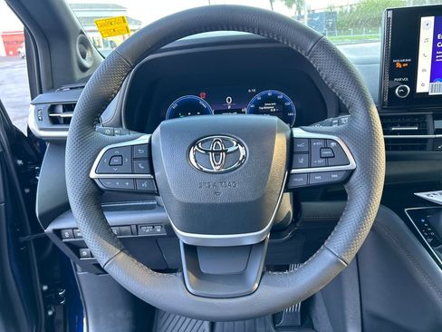 New 2026 Toyota Sienna Platinum AWD/4WD image 22