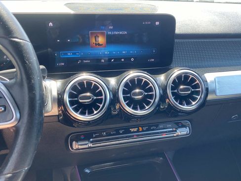 Used 2022 Mercedes-Benz GLB 250 4MATIC image 23