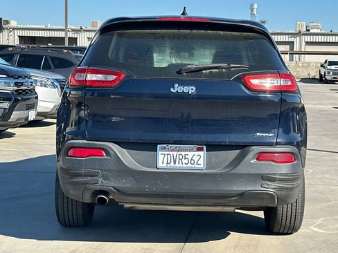 Used 2014 Jeep Cherokee Sport image 8
