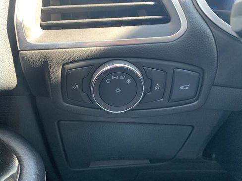 Used 2018 Ford Edge Titanium w/ Equipment Group 302A AWD/4WD image 22