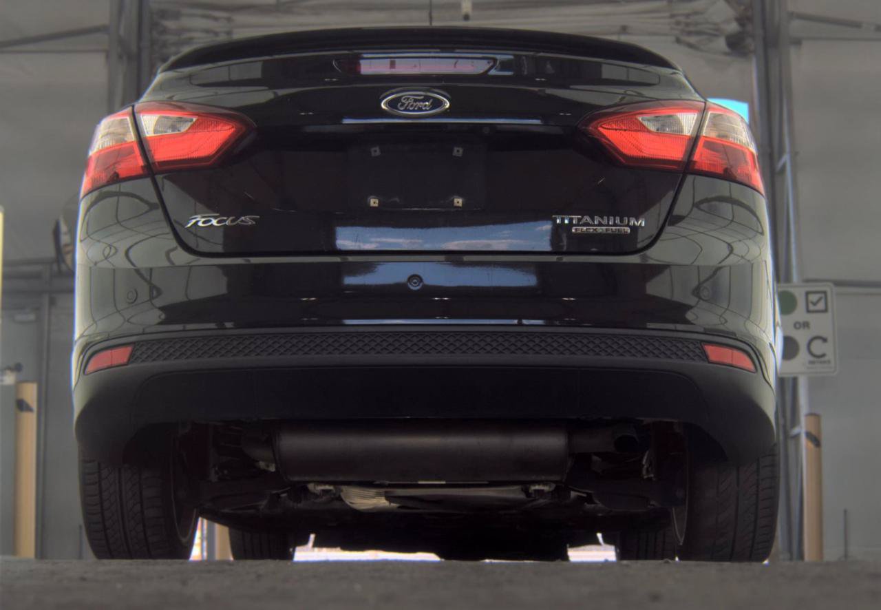 Used 2013 Ford Focus Titanium w/ Titanium Handling Pkg FWD image 7
