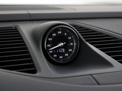 New 2026 Porsche Macan GTS Electric image 16