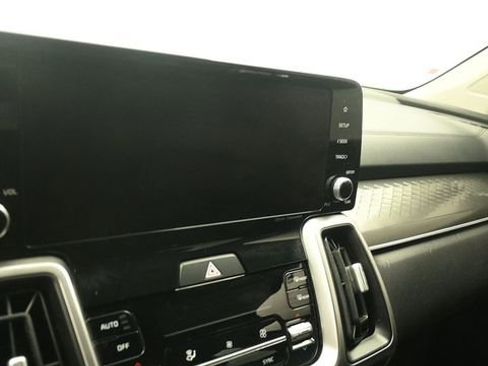 Used 2022 Kia Sorento S w/ Panoramic Sunroof Package FWD image 16
