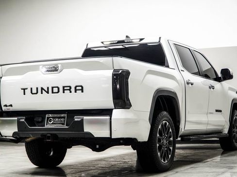 Used 2025 Toyota Tundra Limited AWD/4WD image 14