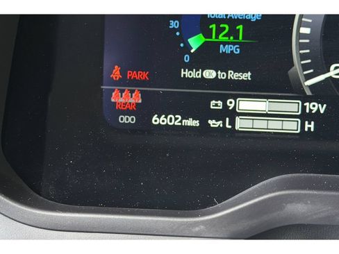 Used 2023 Toyota Tundra Platinum w/ Advanced Package AWD/4WD image 28