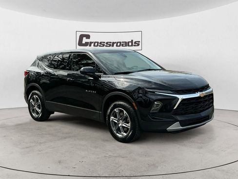 Used 2025 Chevrolet Blazer LT image 7