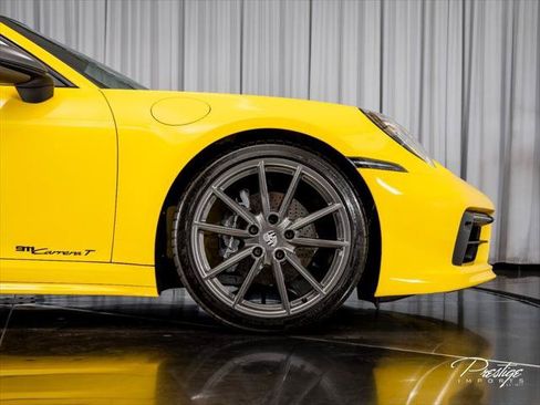 Used 2024 Porsche 911 Carrera T RWD image 16