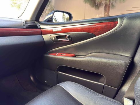 Used 2011 Lexus LS 460 image 25