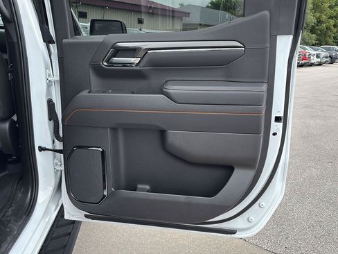 Used 2025 GMC Sierra 1500 AT4 w/ AT4 Premium Package AWD/4WD image 23