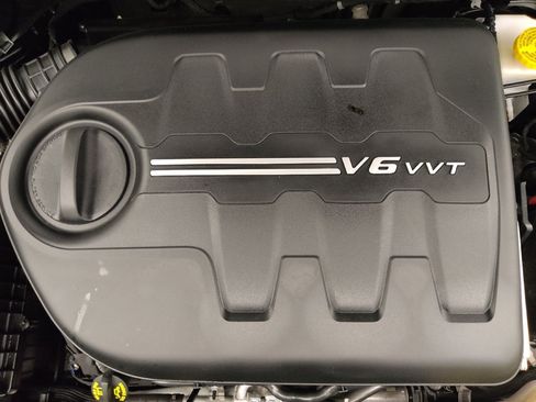 Used 2022 Jeep Cherokee Trailhawk w/ Premium Leather Package AWD/4WD image 30