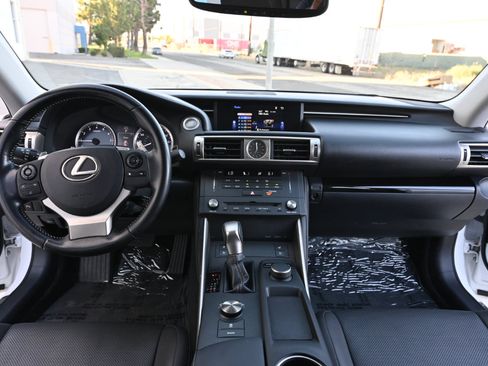 Used 2015 Lexus IS 250 w/ Premium Package RWD image 11