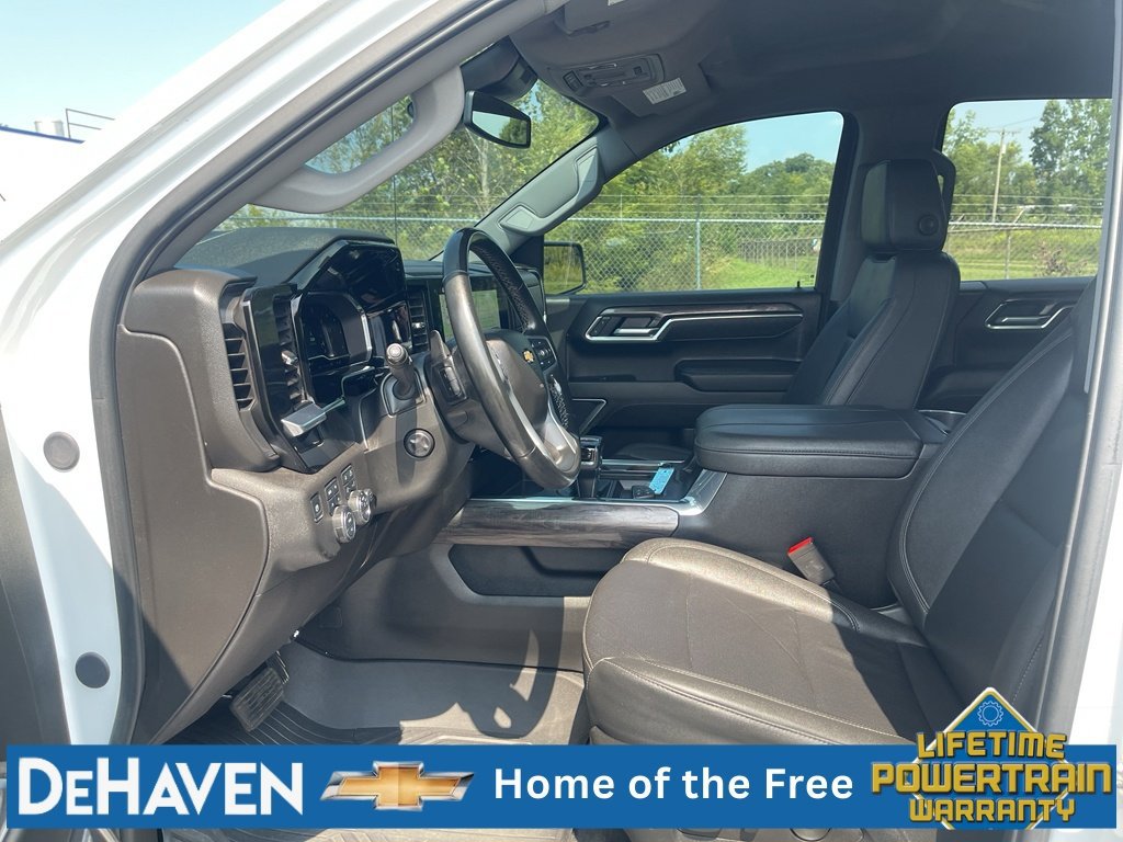 Used 2025 Chevrolet Silverado 1500 LTZ AWD/4WD image 20