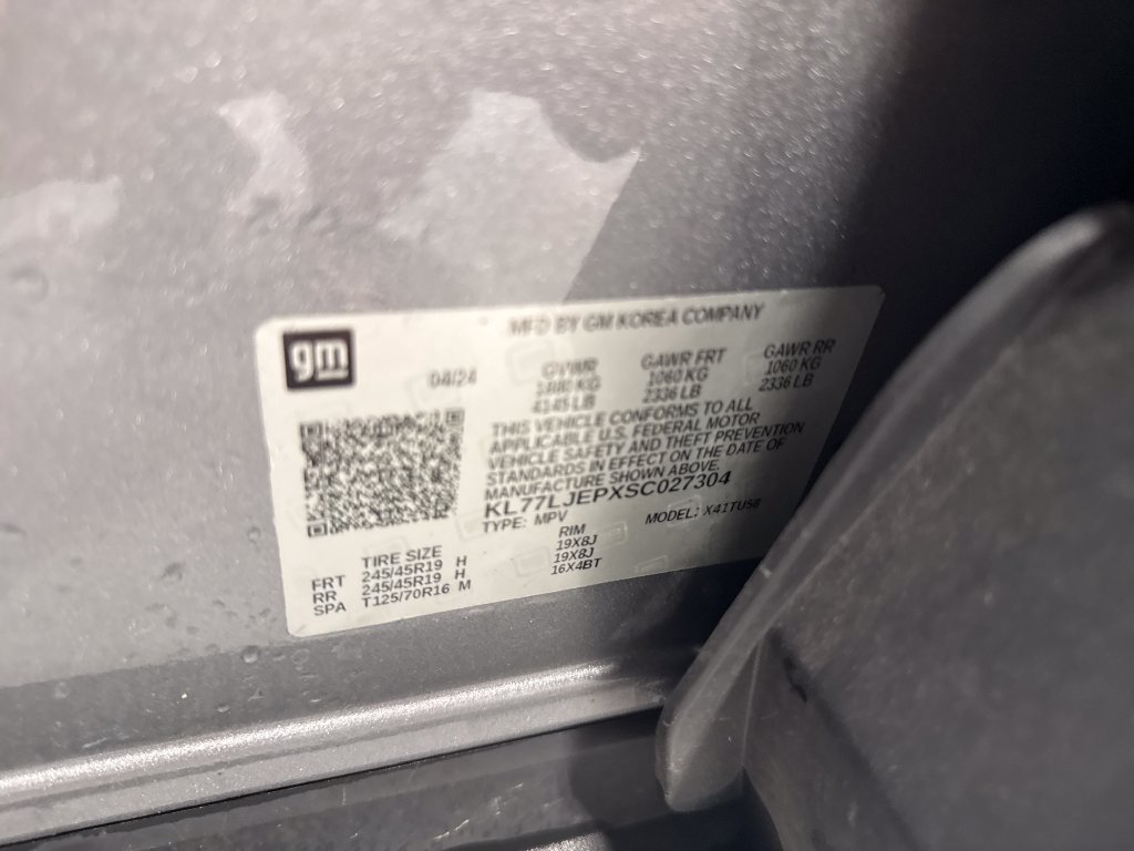 Used 2025 Chevrolet Trax RS w/ Sunroof Package FWD image 27