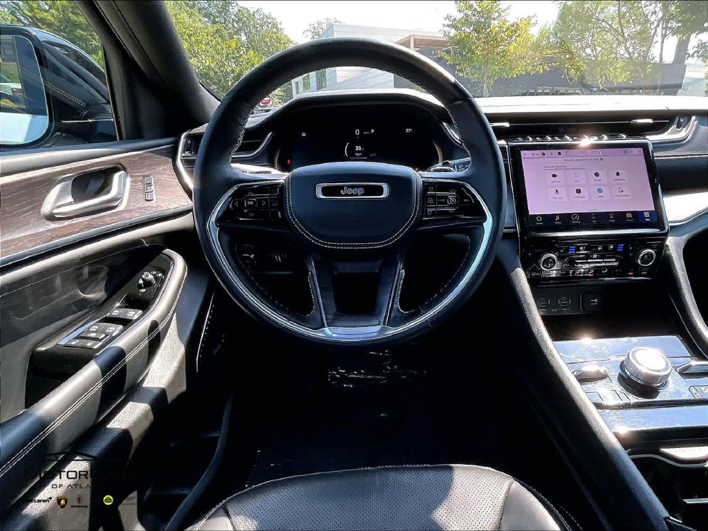 Used 2022 Jeep Grand Cherokee Overland AWD/4WD image 7