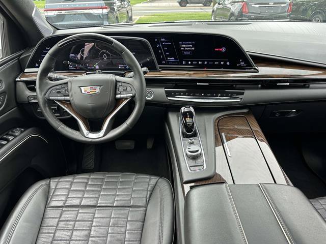 Used 2024 Cadillac Escalade ESV Sport Platinum AWD/4WD image 13