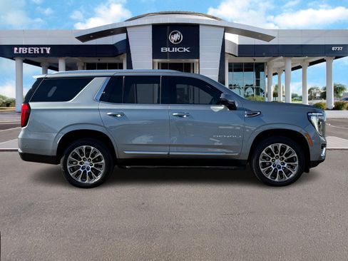 Used 2025 GMC Yukon Denali image 2