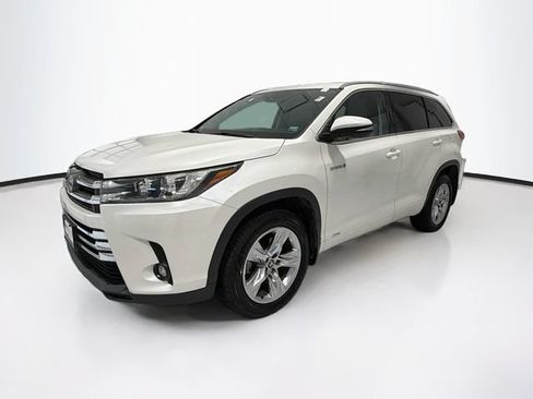 Used 2019 Toyota Highlander Limited w/ Carpet Mat Package (TMS) AWD/4WD image 3