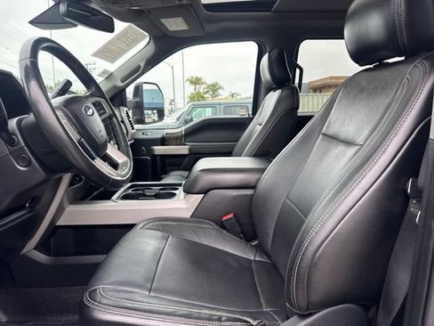 Used 2019 Ford F250 Lariat w/ Lariat Ultimate Package AWD/4WD image 33