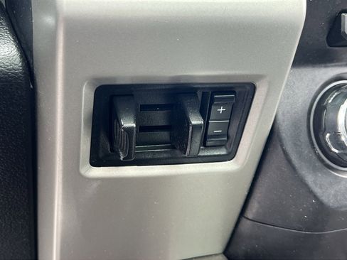 Used 2017 Ford F250 Lariat w/ Lariat Ultimate Package image 34