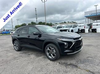 New 2026 Chevrolet Trax LT w/ LT Convenience Package FWD video 1