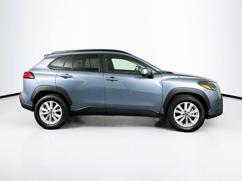 Used 2024 Toyota Corolla Cross LE image 10