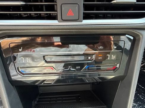 New 2026 Volkswagen Taos SE AWD/4WD image 20