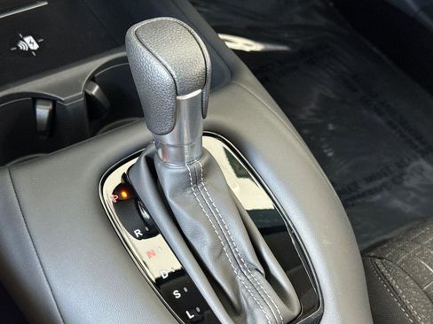 Certified 2026 Honda HR-V LX image 21