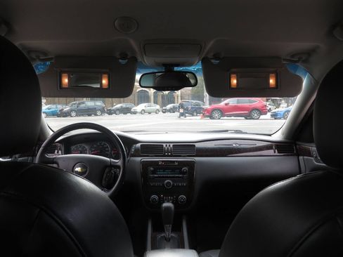 Used 2013 Chevrolet Impala LTZ image 12