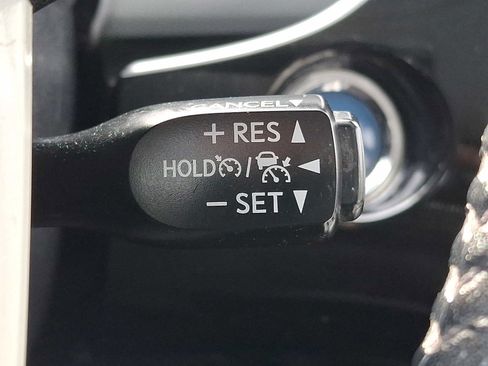 Used 2016 Toyota Prius Four image 16