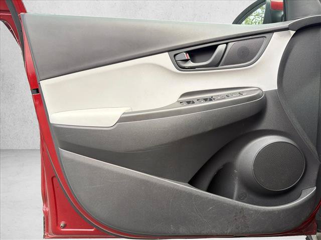 Used 2023 Hyundai Kona SEL FWD image 9