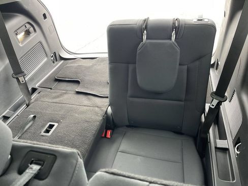Used 2025 Ford Explorer Active AWD/4WD image 23