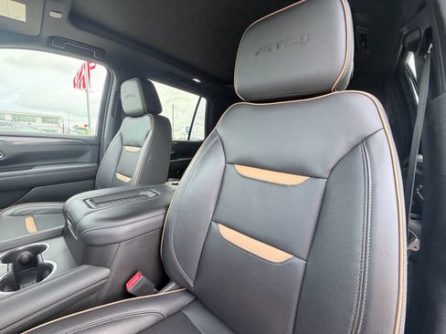 Used 2022 GMC Yukon AT4 w/ Technology Package AWD/4WD image 23