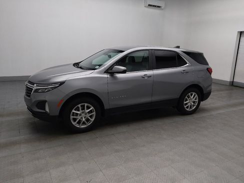 Used 2023 Chevrolet Equinox LT w/ Driver Convenience Package image 2