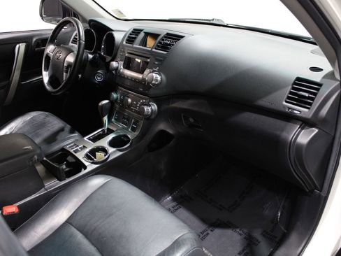 Used 2012 Toyota Highlander image 19