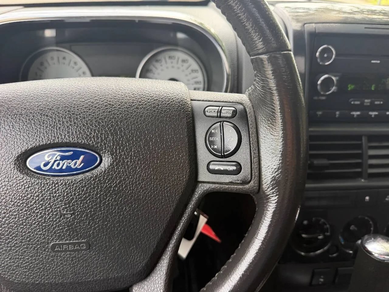 Used 2009 Ford Explorer Sport Trac XLT AWD/4WD image 21
