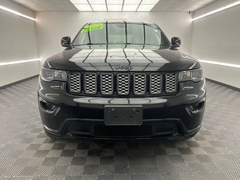 Used 2019 Jeep Grand Cherokee Altitude image 2