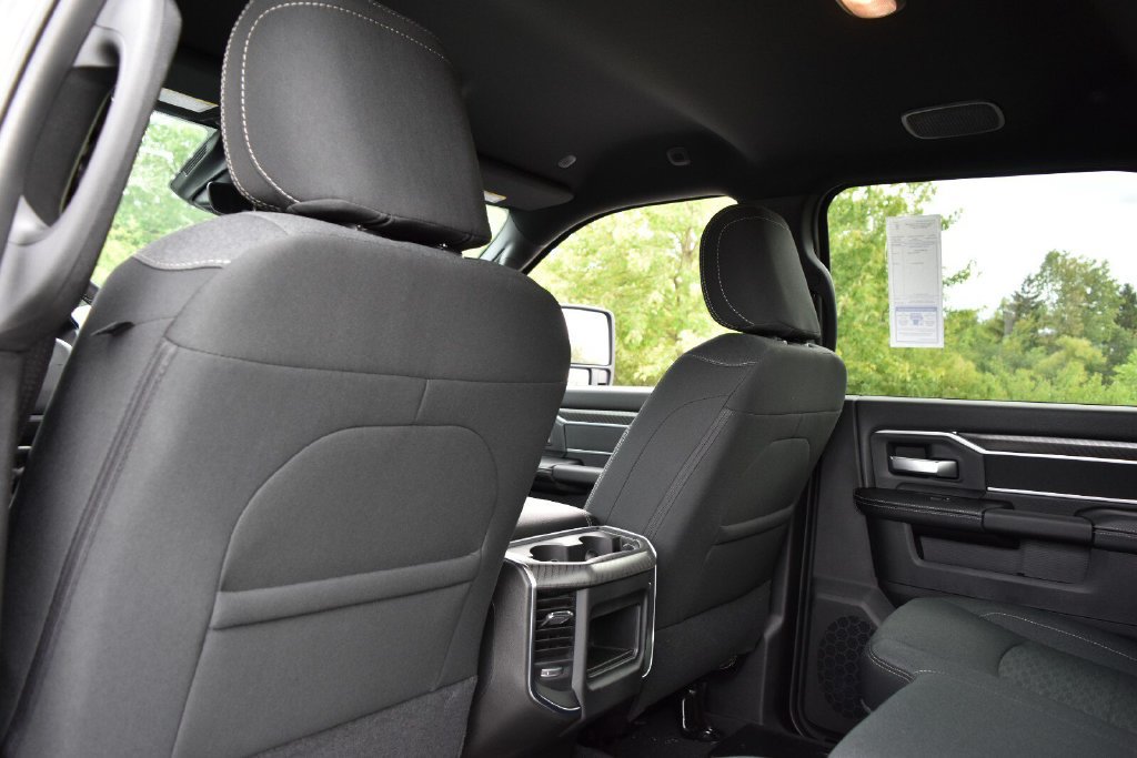 New 2026 RAM 3500 Big Horn AWD/4WD image 28