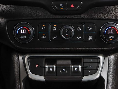 Used 2024 GMC Terrain SLT FWD image 20