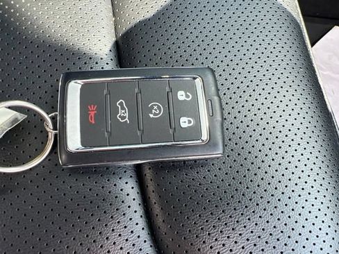 Used 2025 Jeep Grand Cherokee L Limited w/ Luxury Tech Group II AWD/4WD image 44