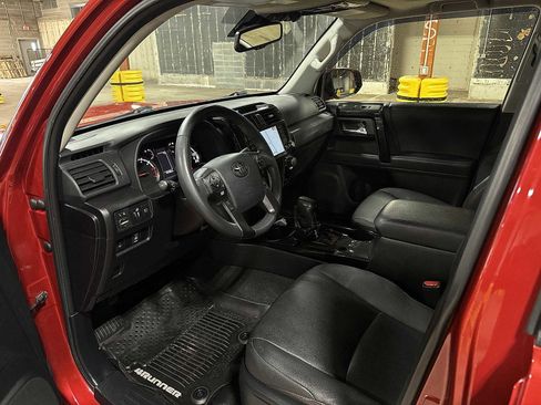 Certified 2020 Toyota 4Runner TRD Off-Road Premium image 30