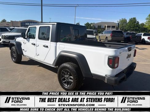 Used 2025 Jeep Gladiator Sport AWD/4WD image 12