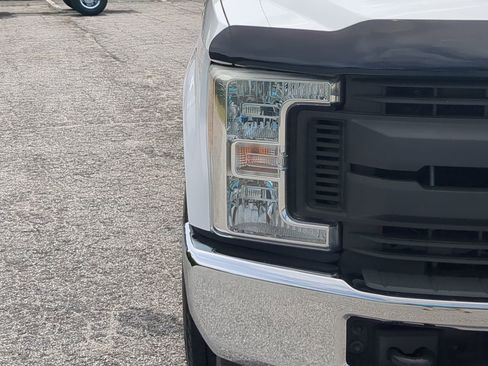 Used 2017 Ford F250 XL w/ Power Equipment Group RWD image 8