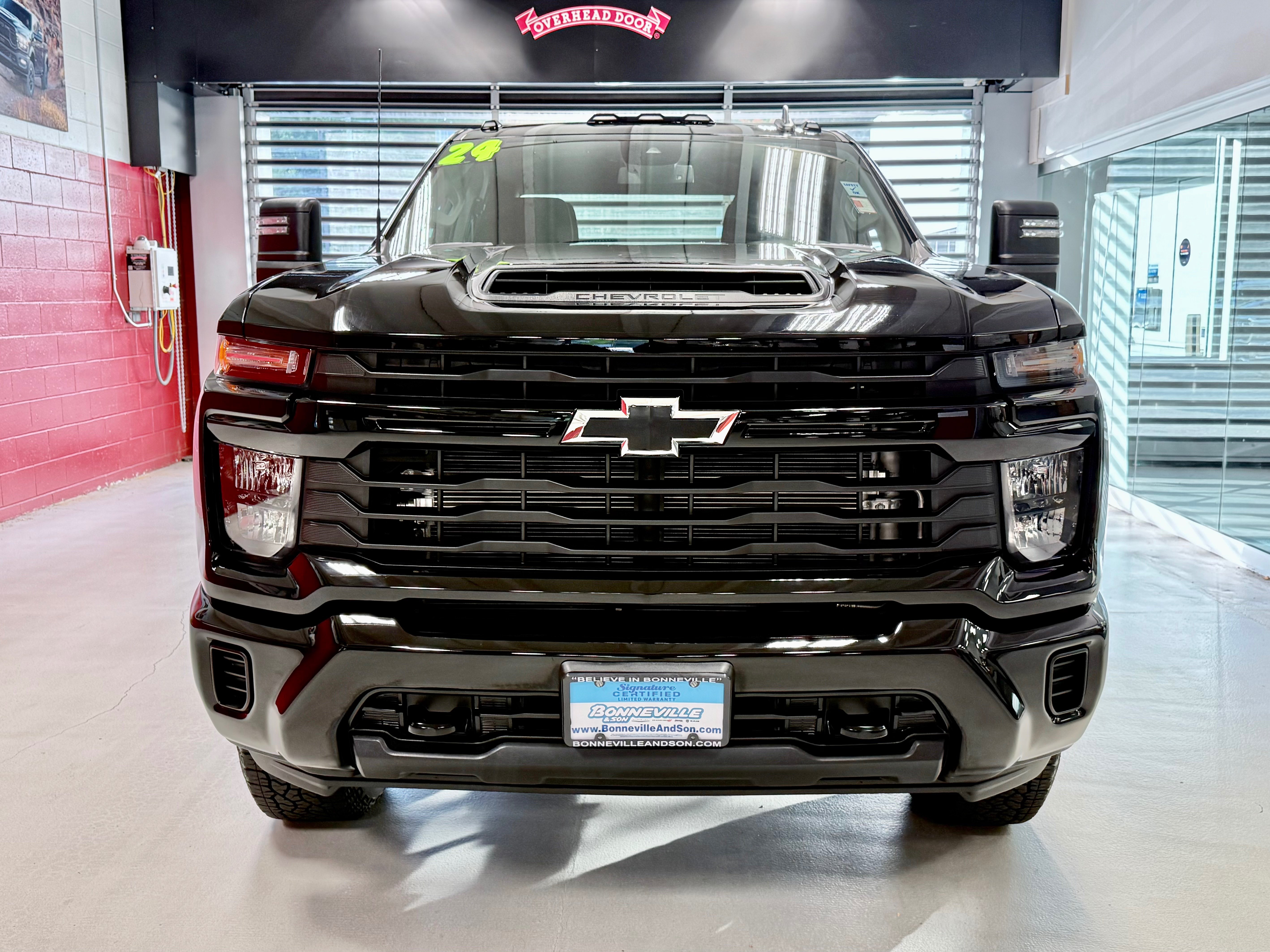 Used 2024 Chevrolet Silverado 2500 Custom w/ Custom Value Package AWD/4WD image 11
